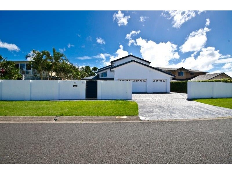 14 Cayman Drive, Clear Island Waters QLD 4226