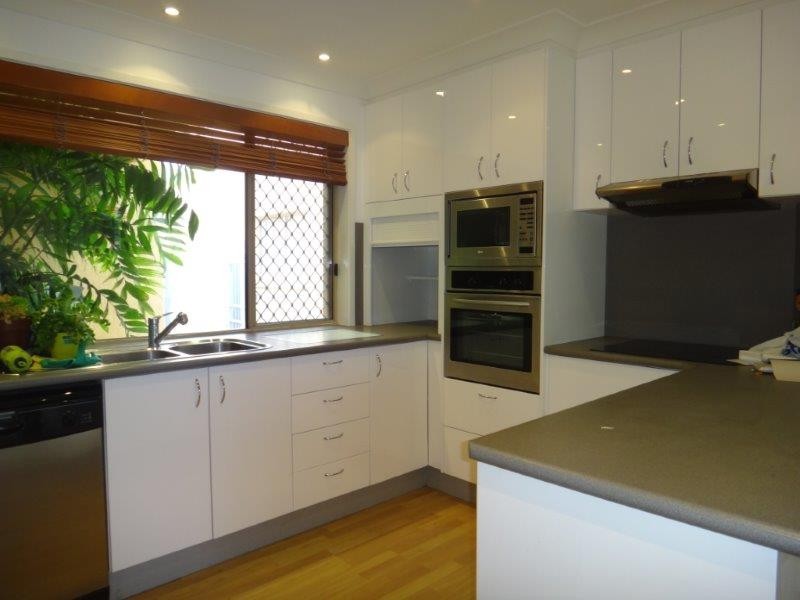 35 Pinnacle Court, Robina QLD 4226