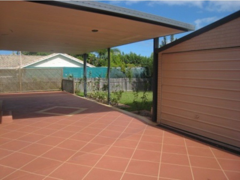 12 Aldrin Avenue, Benowa QLD 4217