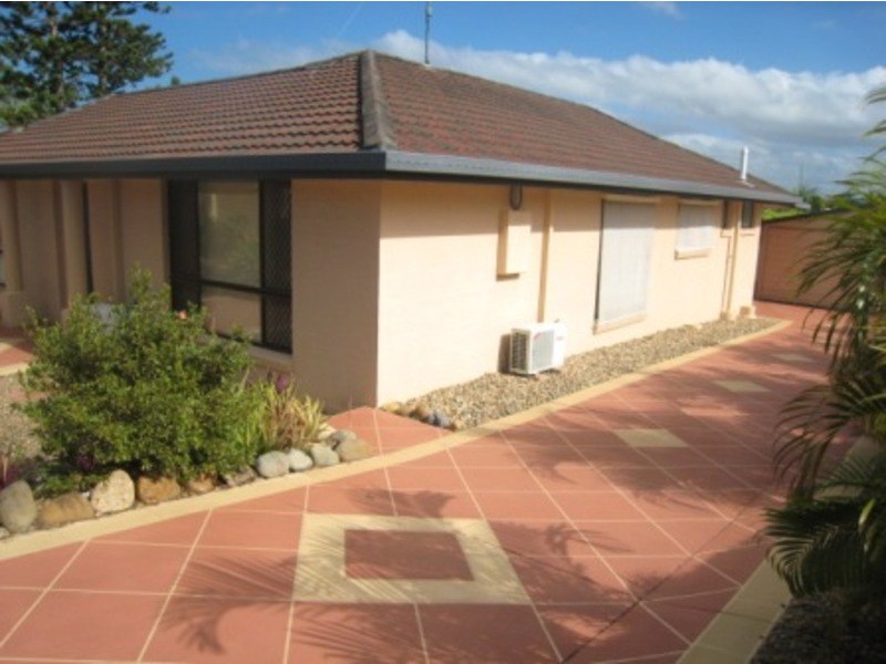 12 Aldrin Avenue, Benowa QLD 4217