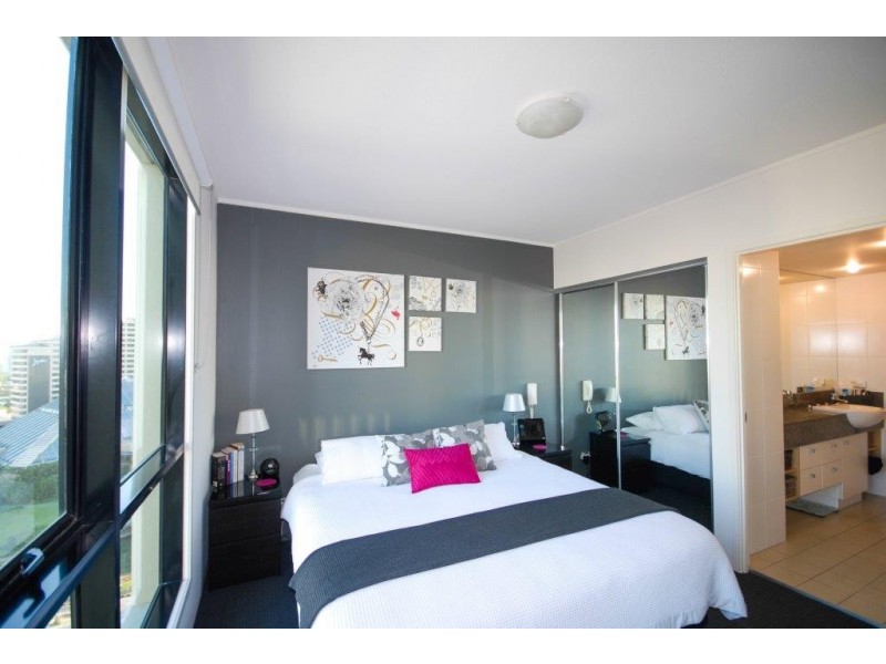 1607/2685 Gold Coast Highway, Broadbeach QLD 4218