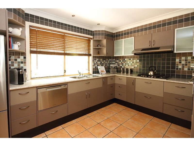 82 Sunray Drive, Bonogin QLD 4213