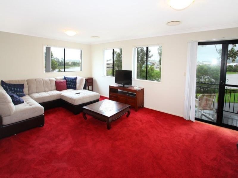 14 Waimea Drive, Varsity Lakes QLD 4227