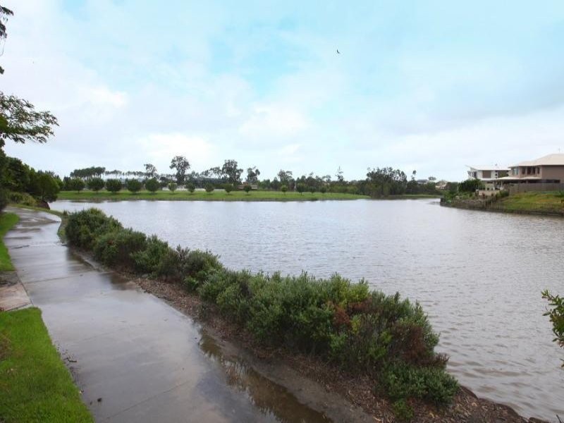 14 Waimea Drive, Varsity Lakes QLD 4227