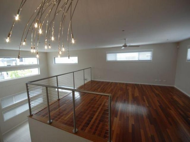 51 Azzurra Drive, Varsity Lakes QLD 4227