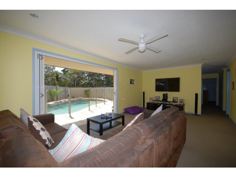 6 Karrinyup Pl, Robina QLD 4226