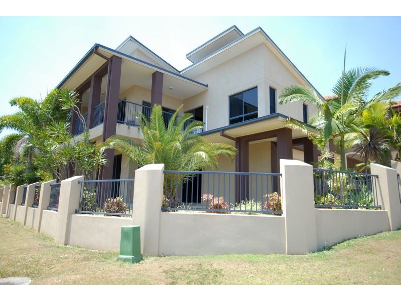 2 Valbonne Avenue, Varsity Lakes QLD 4227