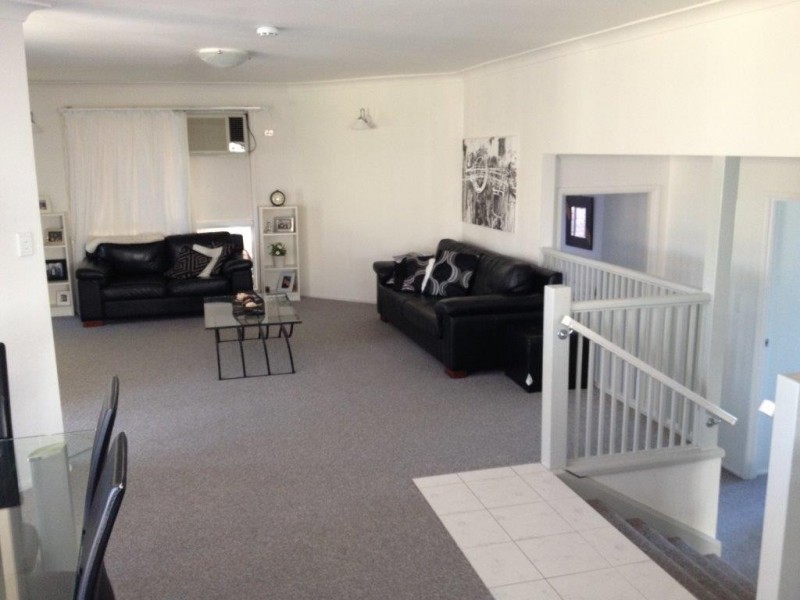 4 Bothwell Street, Robina QLD 4226