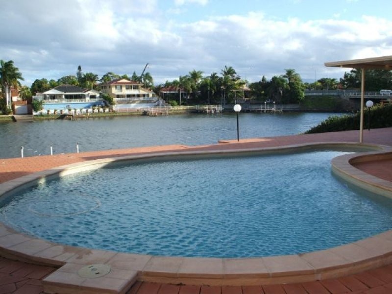 7 Volante Cres, Mermaid Waters QLD 4218