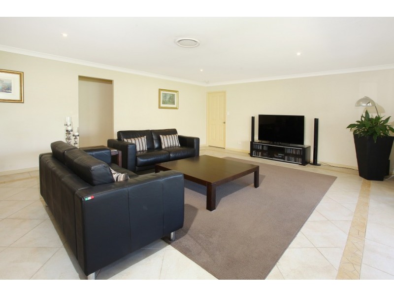 32 Mapleton Cct, Varsity Lakes QLD 4227