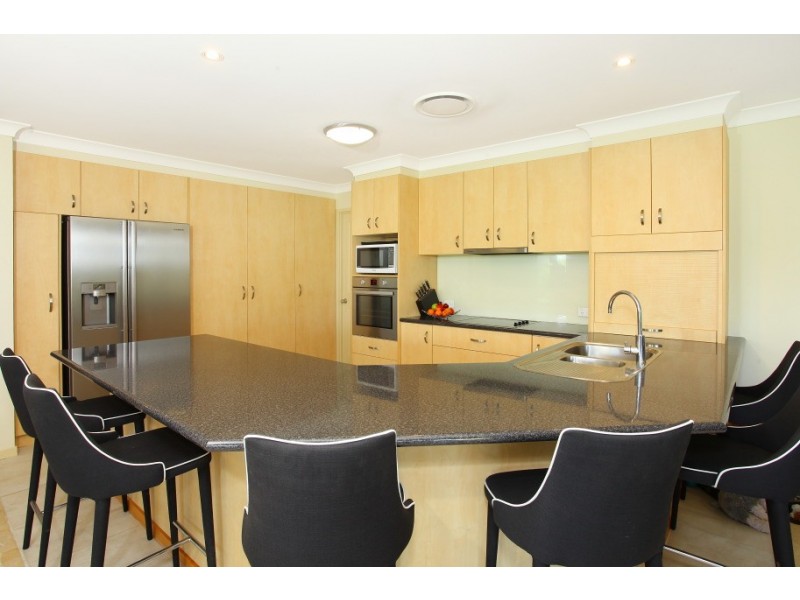 32 Mapleton Cct, Varsity Lakes QLD 4227