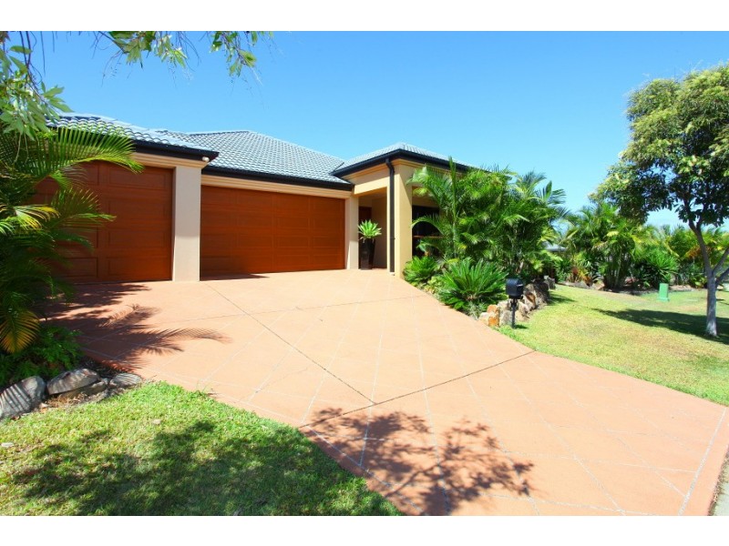 32 Mapleton Cct, Varsity Lakes QLD 4227