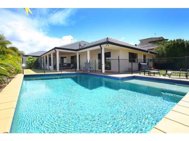 32 Mapleton Cct, Varsity Lakes QLD 4227