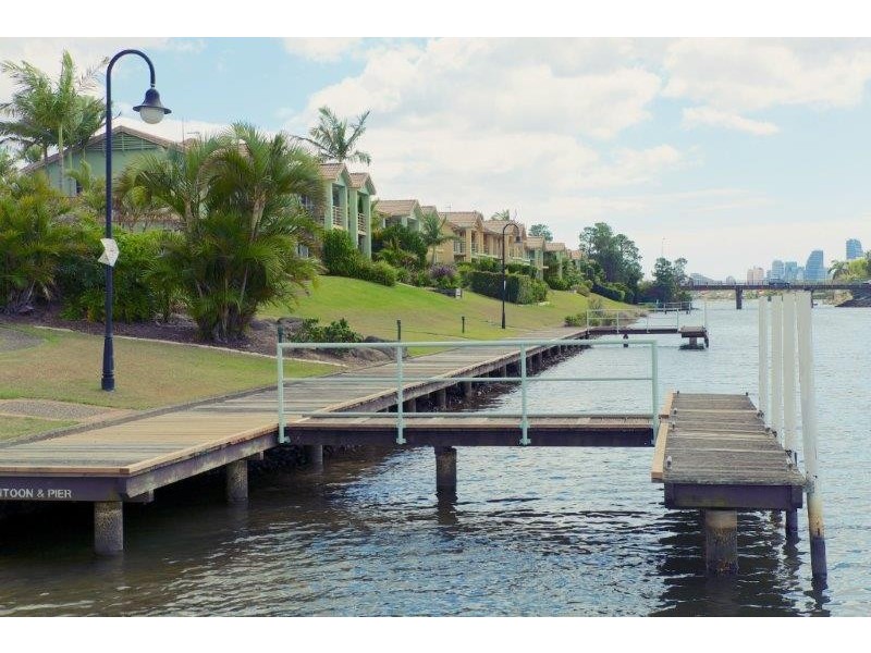 215 Cottesloe Drive, Mermaid Waters QLD 4218