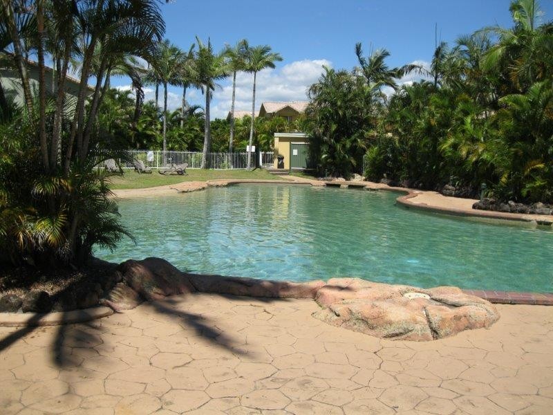 215 Cottesloe Drive, Mermaid Waters QLD 4218
