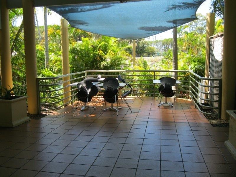 215 Cottesloe Drive, Mermaid Waters QLD 4218