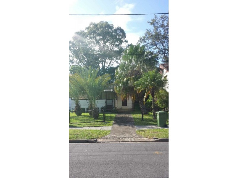64 Melinda Street, Southport QLD 4215