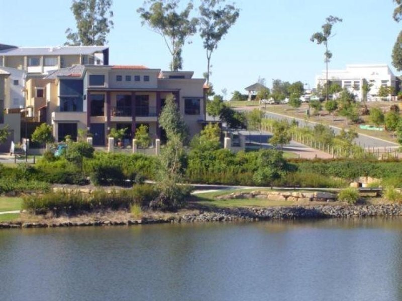 2 Valbonne Avenue, Varsity Lakes QLD 4227