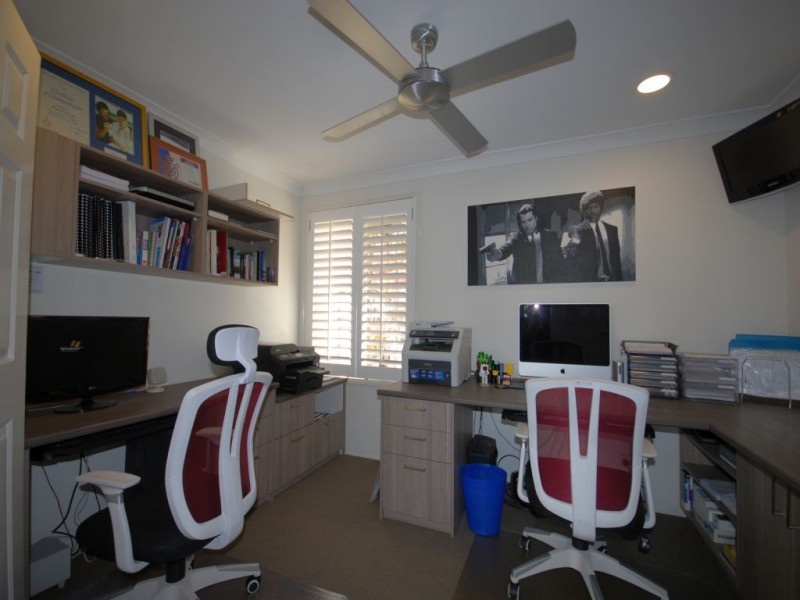 17 Portobello Drive, Mermaid Waters QLD 4218