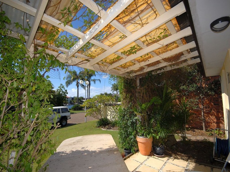 17 Portobello Drive, Mermaid Waters QLD 4218