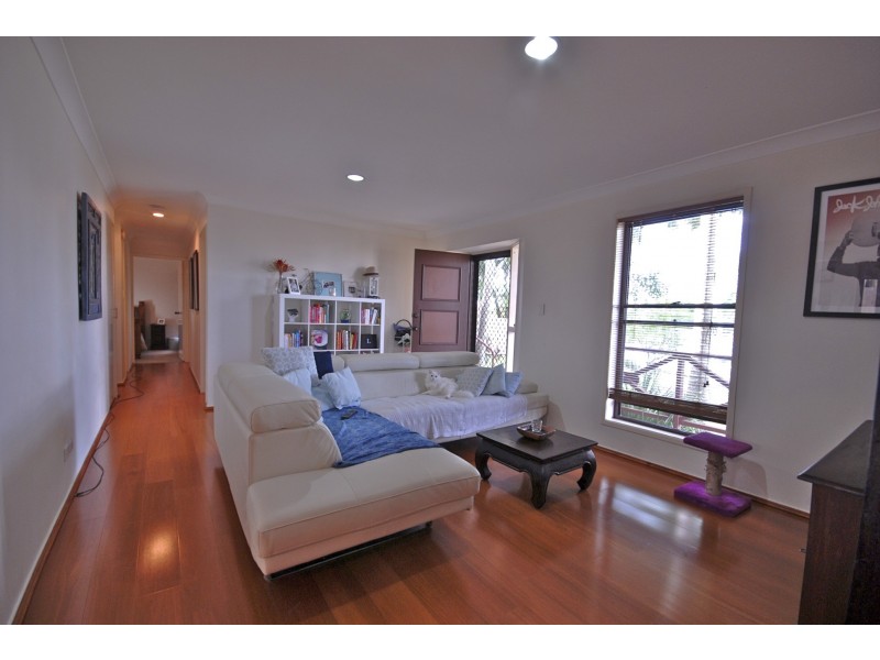 2 Jondique Avenue, Merrimac QLD 4226