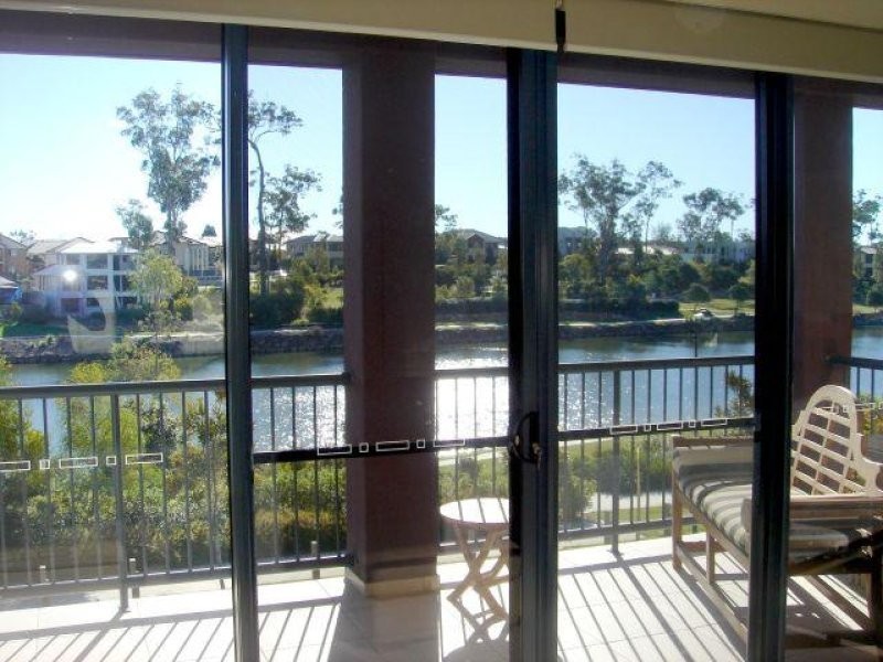 2 Valbonne Avenue, Varsity Lakes QLD 4227