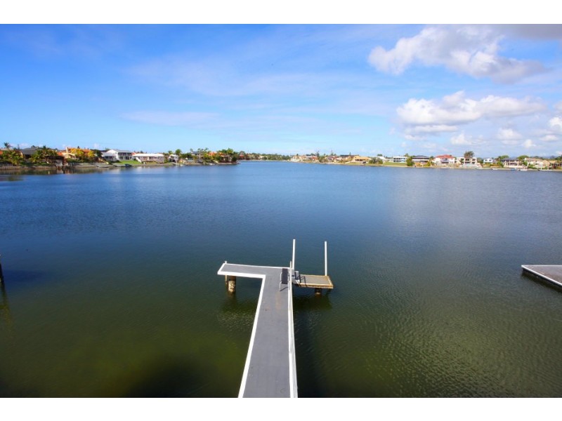 37 Volante Crescent, Mermaid Waters QLD 4218