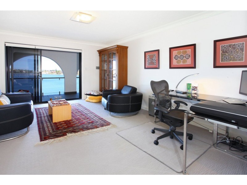 37 Volante Crescent, Mermaid Waters QLD 4218