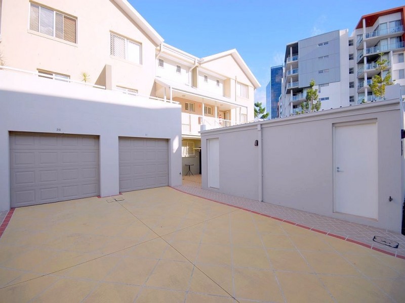 29/12 Promenade Avenue, Robina QLD 4226