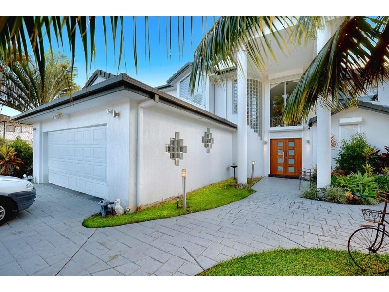 18 Tortuga Place, Clear Island Waters QLD 4226