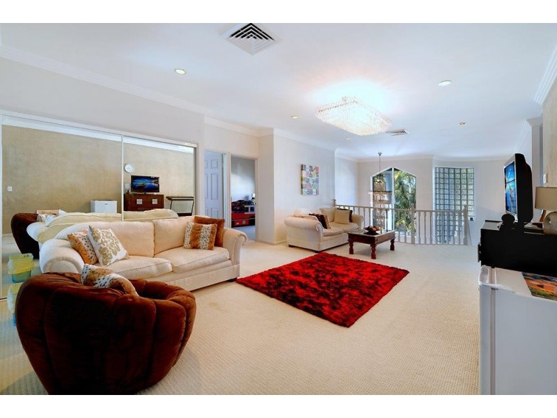 18 Tortuga Place, Clear Island Waters QLD 4226