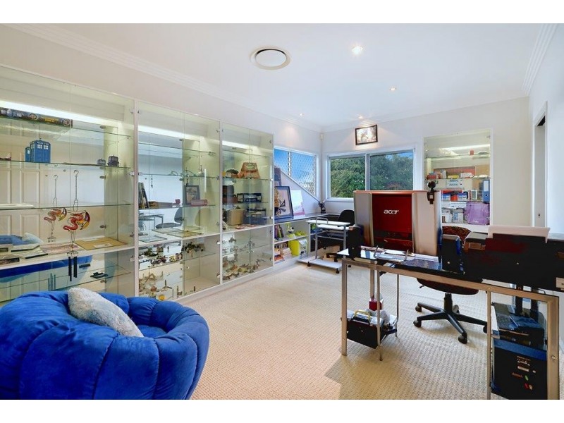 18 Tortuga Place, Clear Island Waters QLD 4226