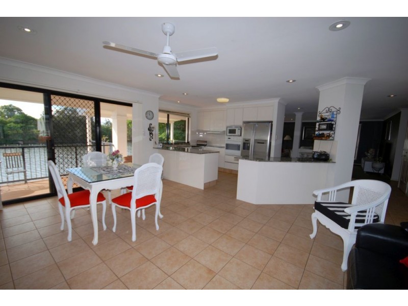 18 Resort Drive, Robina QLD 4226