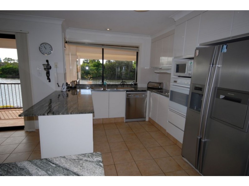 18 Resort Drive, Robina QLD 4226