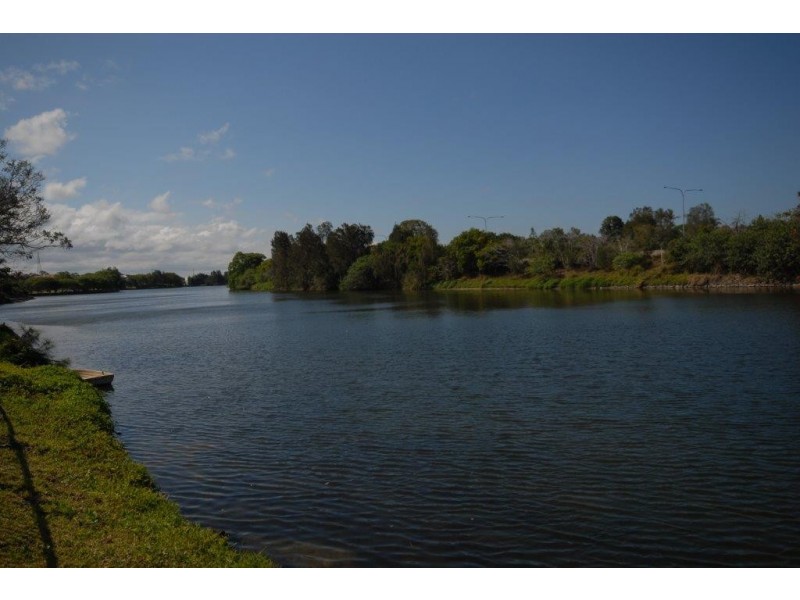 18 Resort Drive, Robina QLD 4226