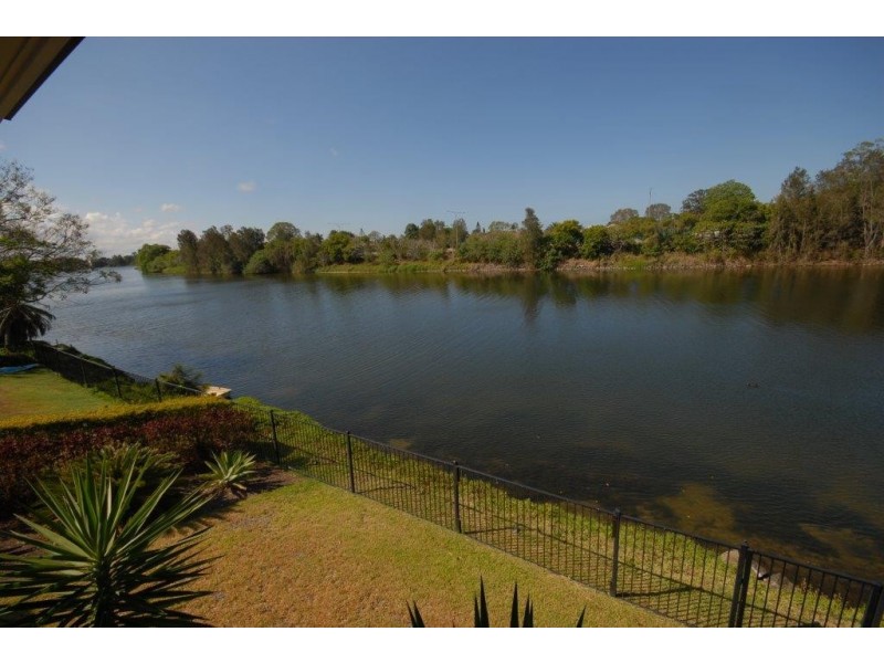 18 Resort Drive, Robina QLD 4226