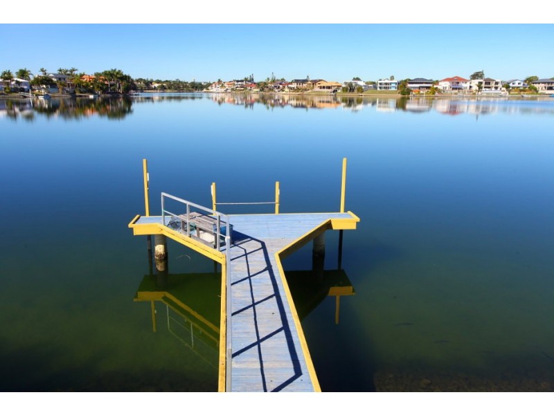 39 Volante Crescent, Mermaid Waters QLD 4218
