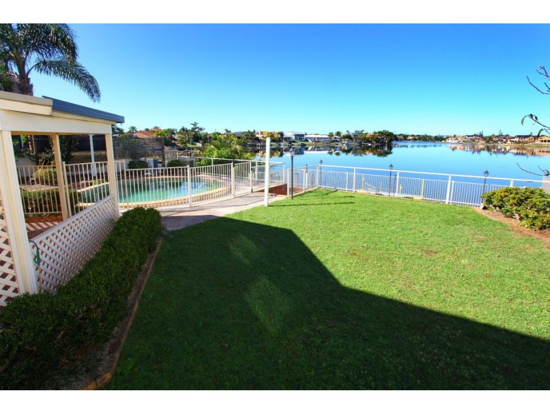 39 Volante Crescent, Mermaid Waters QLD 4218