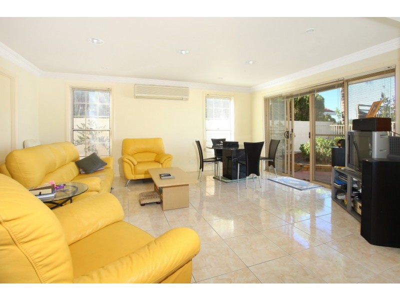 39 Volante Crescent, Mermaid Waters QLD 4218