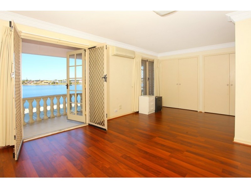 39 Volante Crescent, Mermaid Waters QLD 4218
