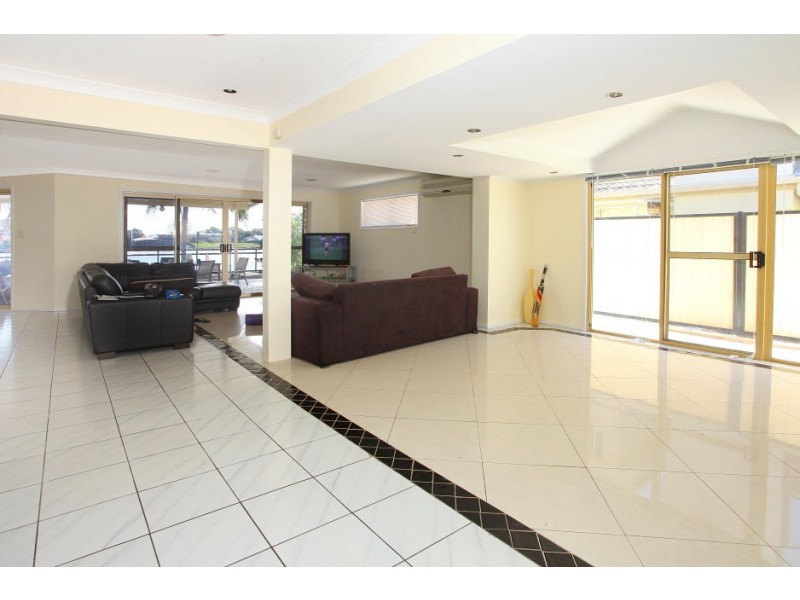 53 Intrepid Drive, Mermaid Waters QLD 4218