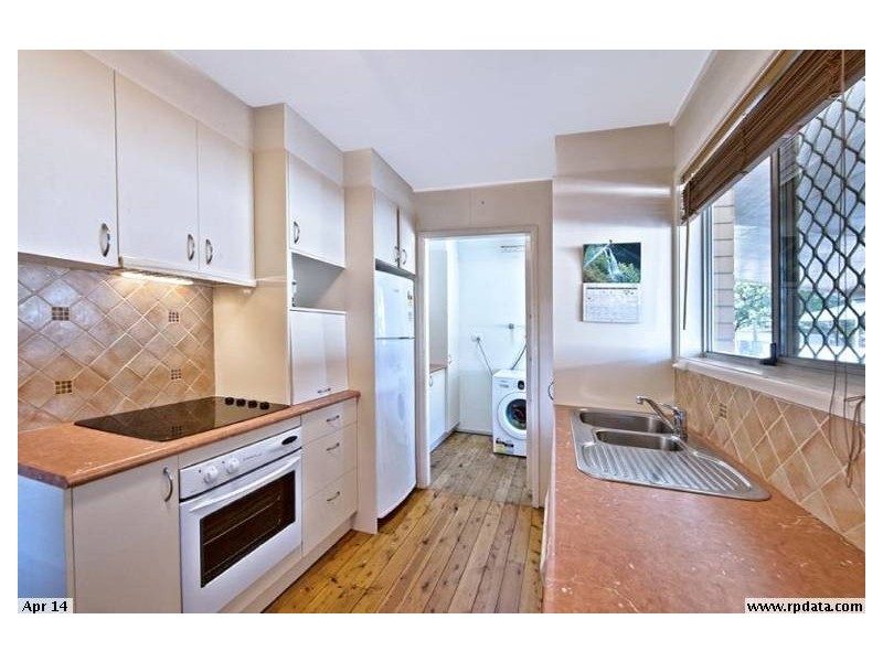 15 Nambur Street, Runaway Bay QLD 4216