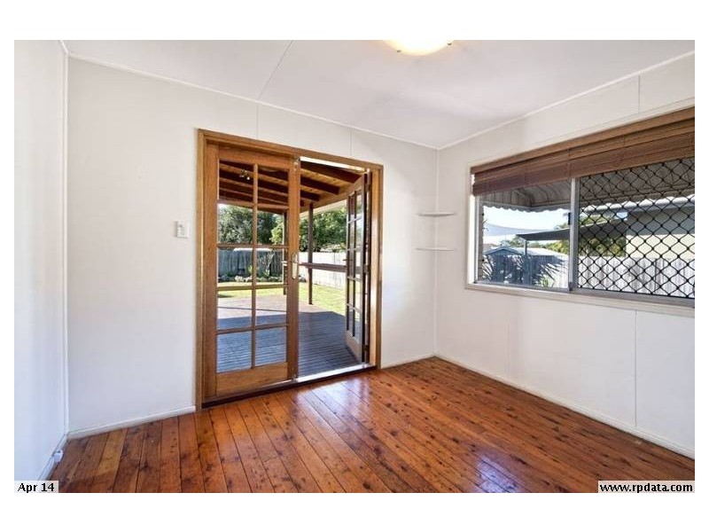 15 Nambur Street, Runaway Bay QLD 4216