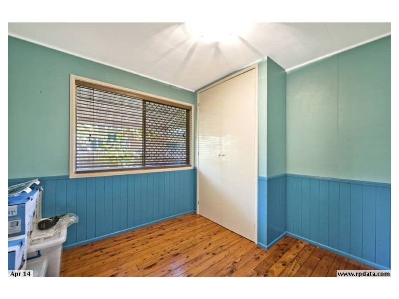 15 Nambur Street, Runaway Bay QLD 4216