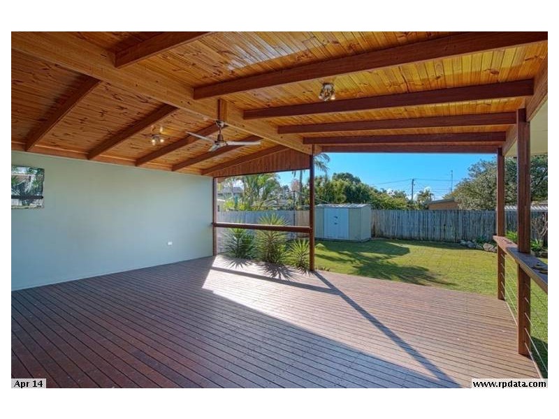 15 Nambur Street, Runaway Bay QLD 4216