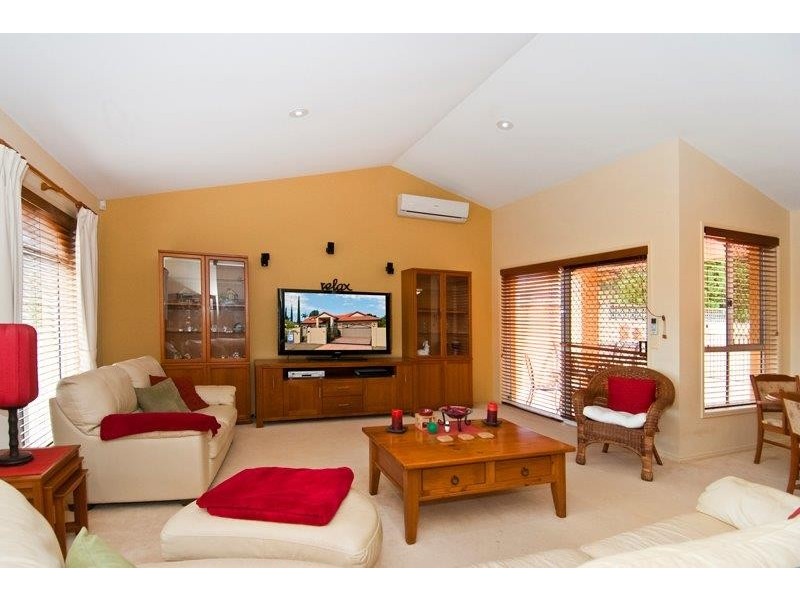 39 Beauty Point Drive, Robina QLD 4226