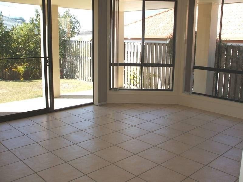 11 Acton Drive, Varsity Lakes QLD 4227