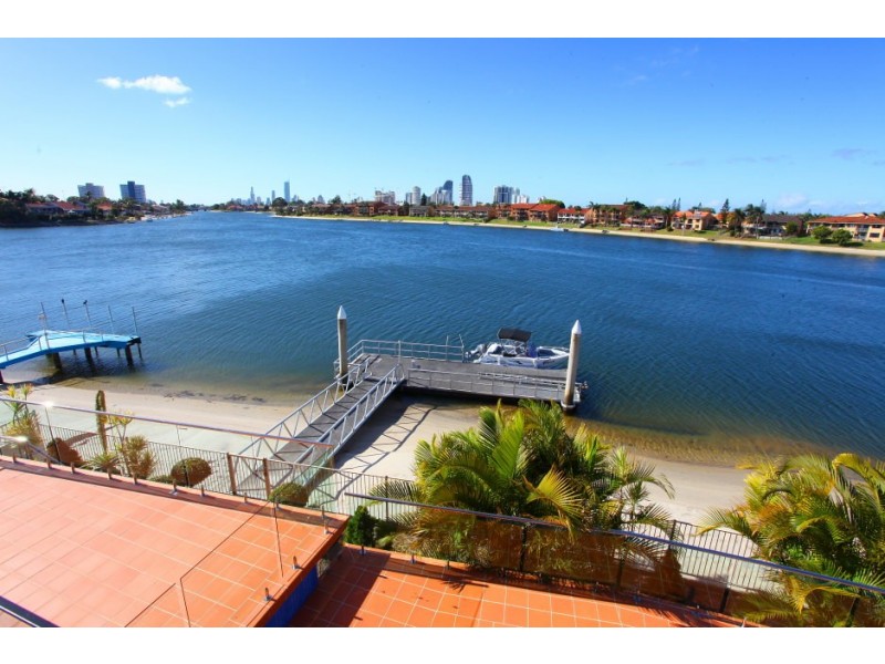 13 Intrepid Drive, Mermaid Waters QLD 4218