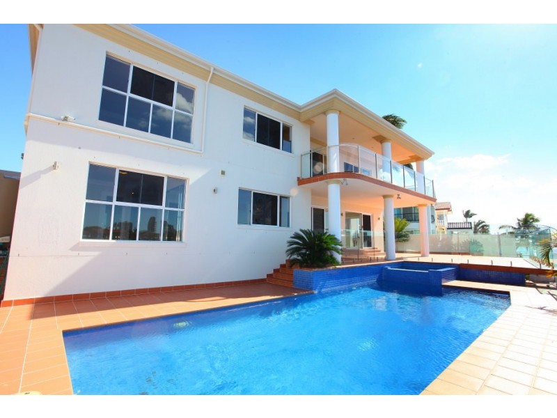 13 Intrepid Drive, Mermaid Waters QLD 4218