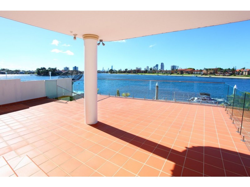 13 Intrepid Drive, Mermaid Waters QLD 4218